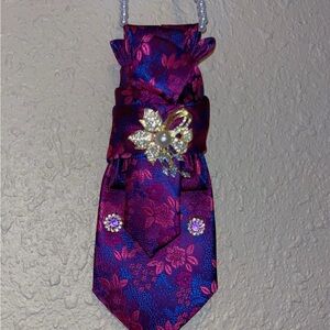 Hand crafted neck tie